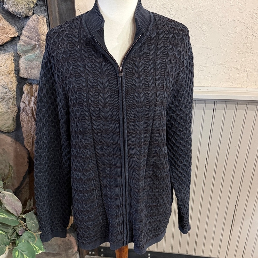 Black Textured Zip-Up Cardigan